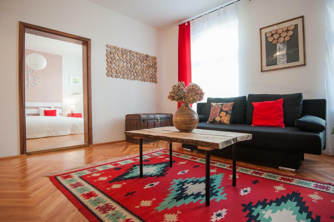 Spacious Stylish Apartment In Old Town Sibiu Esterno foto