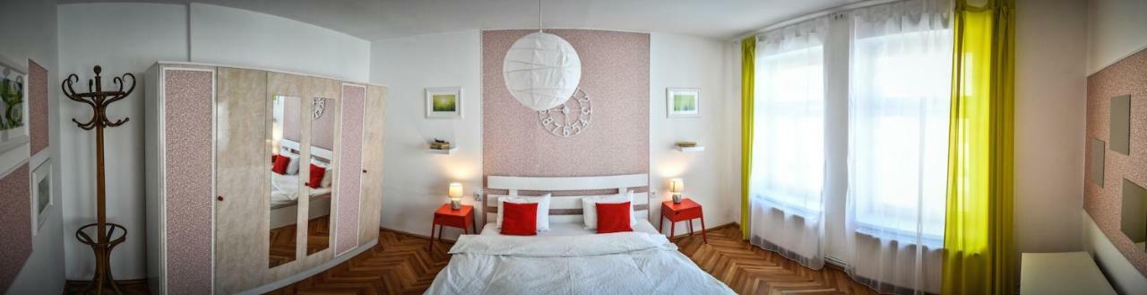Spacious Stylish Apartment In Old Town Sibiu Esterno foto